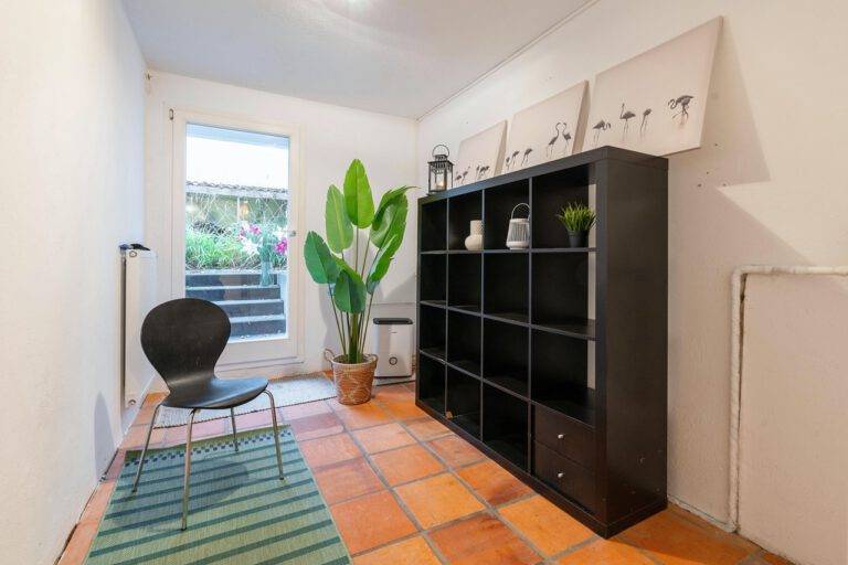 Gartennest mit 2 Terrassen und 5,5 Zimmern in Eimsbüttel