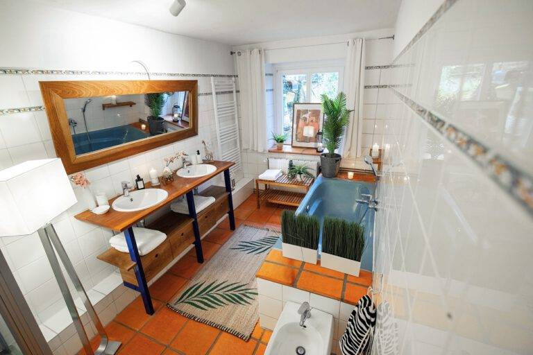 Gartennest mit 2 Terrassen und 5,5 Zimmern in Eimsbüttel